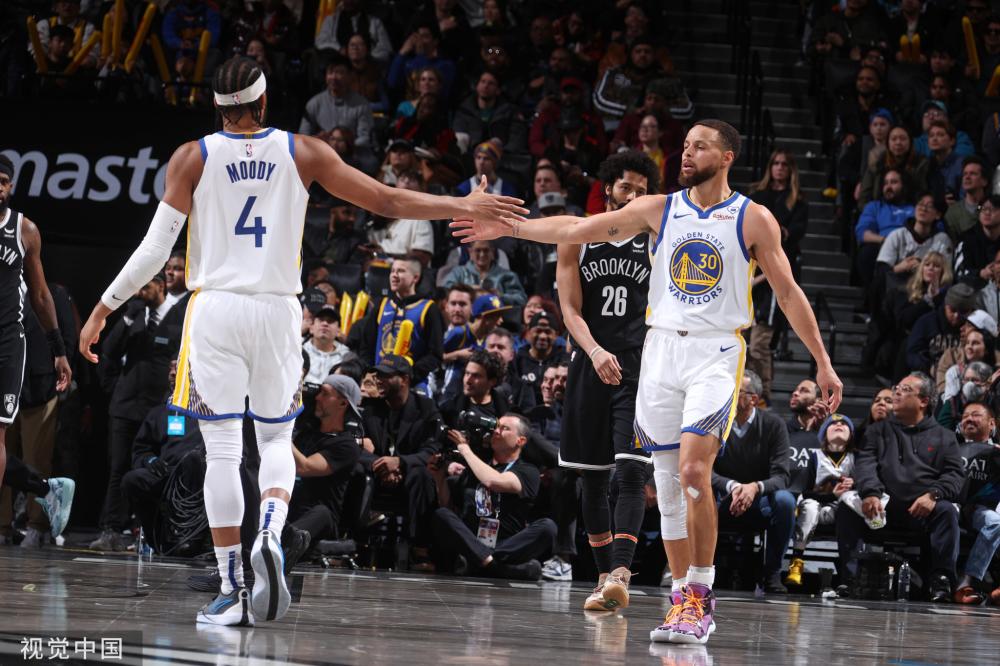 弱差距紧追 弱差距紧追